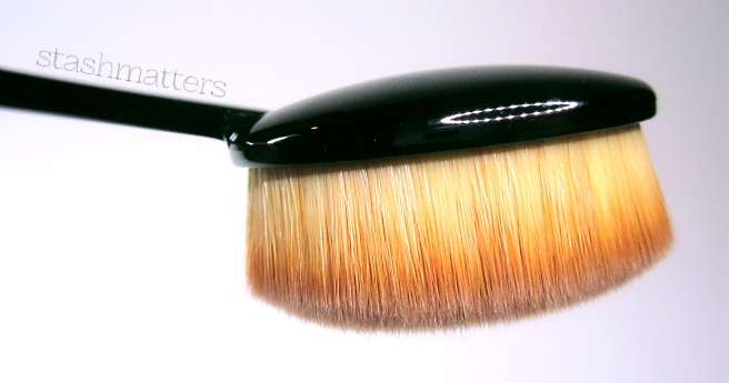 MAC Masterclass Oval 6 Brush | stash matters