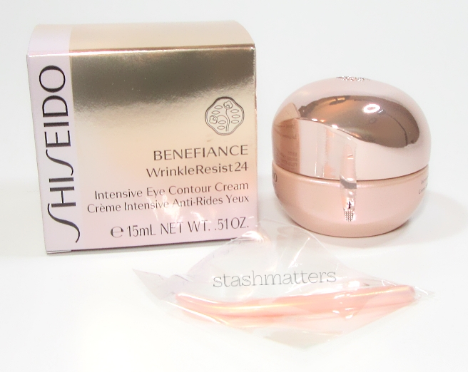 I like how Shiseido has a safety seal on their skincare, and they provide a little scoop.